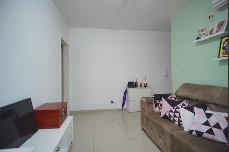 Sala de apartamento para alugar com 1 quarto, 43m² em Passo D’areia, Porto Alegre