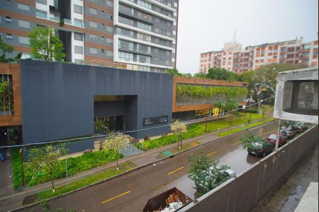 Quarto - Vista de apartamento para alugar com 1 quarto, 43m² em Passo D’areia, Porto Alegre