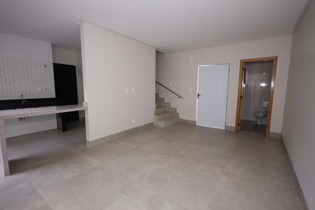 Sala de casa de condomínio para alugar com 3 quartos, 153m² em Vila Rosa, Goiânia