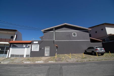 Casa de condomínio à venda com 95m², 2 quartos e 2 vagas Casa de condomínio à venda com 95m², 2 quartos e 2 vagasFachada