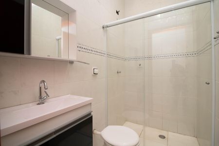Casa de condomínio à venda com 95m², 2 quartos e 2 vagas Casa de condomínio à venda com 95m², 2 quartos e 2 vagasBanheiro da suíte 1