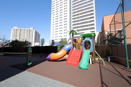 Apartamento à venda com 57m², 2 quartos e 1 vaga Apartamento à venda com 57m², 2 quartos e 1 vagaÁrea comum - Playground