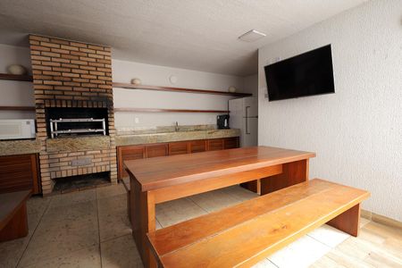 Apartamento à venda com 57m², 2 quartos e 1 vaga Apartamento à venda com 57m², 2 quartos e 1 vagaÁrea comum - Churrasqueira