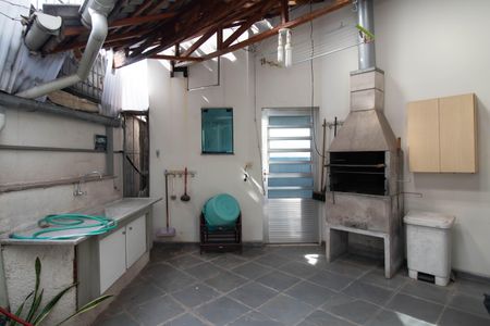 Casa à venda com 510m², 5 quartos e 6 vagas Casa à venda com 510m², 5 quartos e 6 vagasÁrea - Churrasqueira