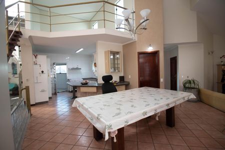 Casa à venda com 510m², 5 quartos e 6 vagas Casa à venda com 510m², 5 quartos e 6 vagasSala