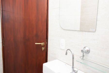 Casa à venda com 510m², 5 quartos e 6 vagas Casa à venda com 510m², 5 quartos e 6 vagasLavabo