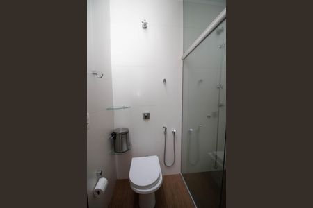 Casa à venda com 510m², 5 quartos e 6 vagas Casa à venda com 510m², 5 quartos e 6 vagasBanheiro da Suíte 1