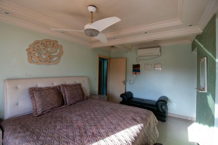 Casa à venda com 400m², 4 quartos e 4 vagas Casa à venda com 400m², 4 quartos e 4 vagasSuíte 1
