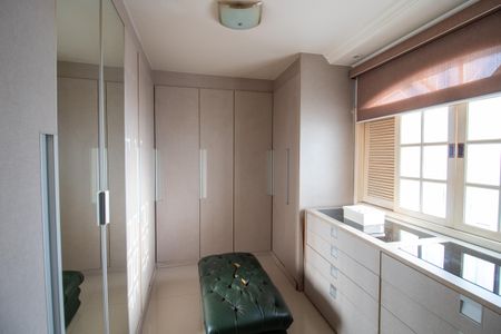 Casa à venda com 400m², 4 quartos e 4 vagas Casa à venda com 400m², 4 quartos e 4 vagasSuíte 1