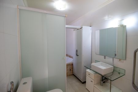 Casa à venda com 400m², 4 quartos e 4 vagas Casa à venda com 400m², 4 quartos e 4 vagasBanheiro da Suíte 1