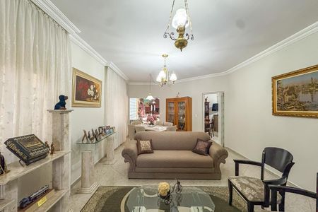 Casa à venda com 300m², 3 quartos e 4 vagas Casa à venda com 300m², 3 quartos e 4 vagasSala