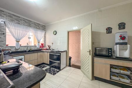 Casa à venda com 300m², 3 quartos e 4 vagas Casa à venda com 300m², 3 quartos e 4 vagasCozinha