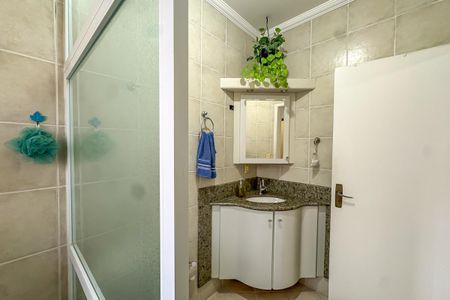 Casa à venda com 300m², 3 quartos e 4 vagas Casa à venda com 300m², 3 quartos e 4 vagasBanheiro da Suíte 1