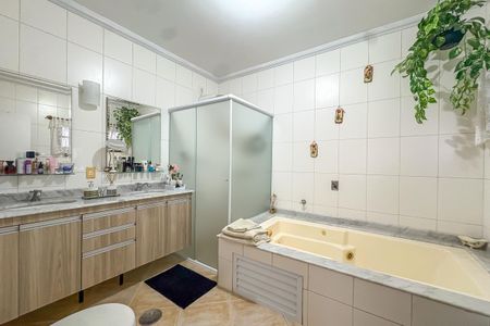 Casa à venda com 300m², 3 quartos e 4 vagas Casa à venda com 300m², 3 quartos e 4 vagasBanheiro da Suíte 3