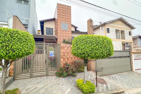 Casa à venda com 300m², 3 quartos e 4 vagas Casa à venda com 300m², 3 quartos e 4 vagasFachada