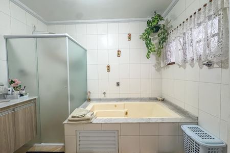 Casa à venda com 300m², 3 quartos e 4 vagas Casa à venda com 300m², 3 quartos e 4 vagasBanheiro da Suíte 3