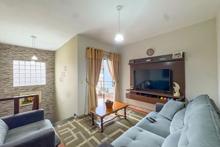 Casa à venda com 300m², 3 quartos e 4 vagas Casa à venda com 300m², 3 quartos e 4 vagasSala de TV