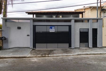 Casa à venda com 325m², 5 quartos e 6 vagasFachada