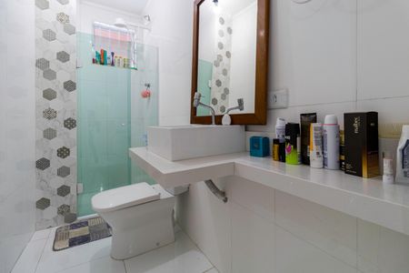 Casa à venda com 325m², 5 quartos e 6 vagasBanheiro da Suíte 1