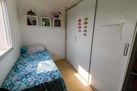 Quarto de apartamento à venda com 3 quartos, 72m² em Jardim Maria Rosa, Taboão da Serra