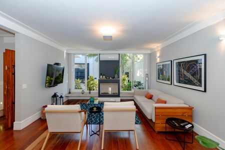 Casa à venda com 207m², 4 quartos e 2 vagasSala