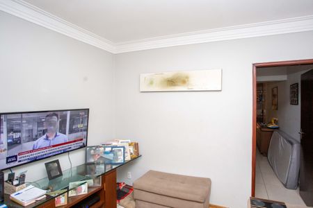 Casa à venda com 185m², 4 quartos e 2 vagasSala de TV