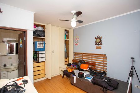 Casa à venda com 185m², 4 quartos e 2 vagasQuarto Suíte