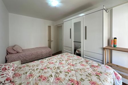 Apartamento à venda com 74m², 2 quartos e 2 vagas Apartamento à venda com 74m², 2 quartos e 2 vagasSuíte