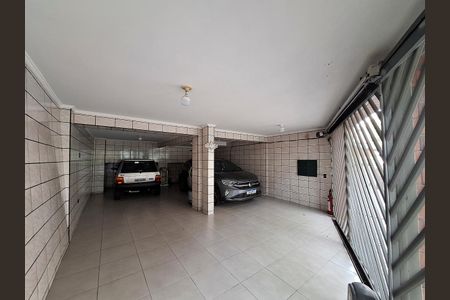 Casa à venda com 159m², 3 quartos e 4 vagas Casa à venda com 159m², 3 quartos e 4 vagasGaragem