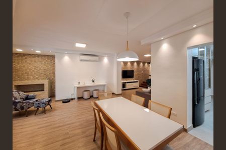 Casa à venda com 159m², 3 quartos e 4 vagas Casa à venda com 159m², 3 quartos e 4 vagasSala