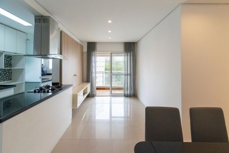 Sala de apartamento à venda com 2 quartos, 64m² em Vila Alexandria, São Paulo