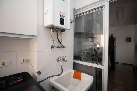 Apartamento à venda com 65m², 3 quartos e 1 vagaÁrea de Serviço