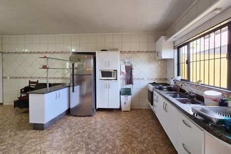 Casa à venda com 290m², 3 quartos e 5 vagas Casa à venda com 290m², 3 quartos e 5 vagasCozinha