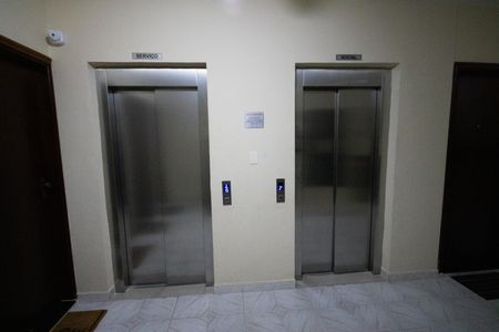 Apartamento para alugar com 117m², 2 quartos e 1 vaga Apartamento para alugar com 117m², 2 quartos e 1 vagaÁrea comum