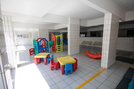 Apartamento para alugar com 117m², 2 quartos e 1 vaga Apartamento para alugar com 117m², 2 quartos e 1 vagaÁrea comum - Playground