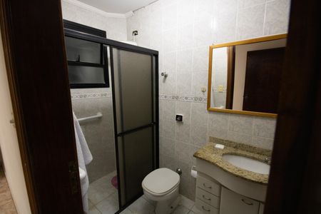 Apartamento para alugar com 117m², 2 quartos e 1 vaga Apartamento para alugar com 117m², 2 quartos e 1 vagaBanheiro da Suíte 1