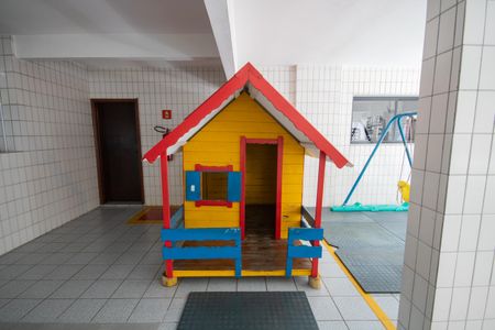 Apartamento para alugar com 117m², 2 quartos e 1 vaga Apartamento para alugar com 117m², 2 quartos e 1 vagaÁrea comum - Playground