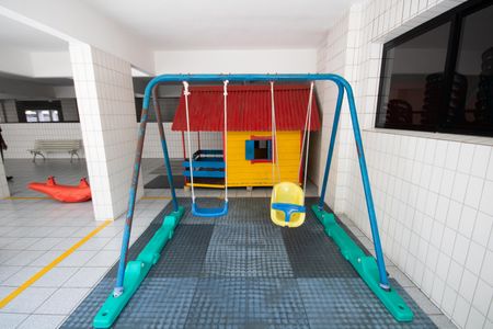 Apartamento para alugar com 117m², 2 quartos e 1 vaga Apartamento para alugar com 117m², 2 quartos e 1 vagaÁrea comum - Playground