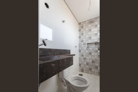 Apartamento à venda com 72m², 2 quartos e 2 vagas Apartamento à venda com 72m², 2 quartos e 2 vagasBanheiro da Suíte