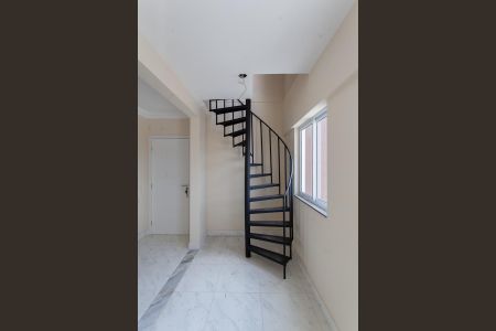 Apartamento à venda com 78m², 2 quartos e 2 vagas Apartamento à venda com 78m², 2 quartos e 2 vagasEscada
