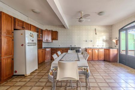 Casa para alugar com 350m², 4 quartos e 3 vagas Casa para alugar com 350m², 4 quartos e 3 vagasCozinha 2