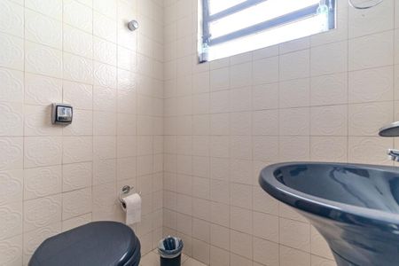 Casa para alugar com 350m², 4 quartos e 3 vagas Casa para alugar com 350m², 4 quartos e 3 vagasBanheiro Social