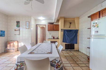 Casa para alugar com 350m², 4 quartos e 3 vagas Casa para alugar com 350m², 4 quartos e 3 vagasCozinha 2