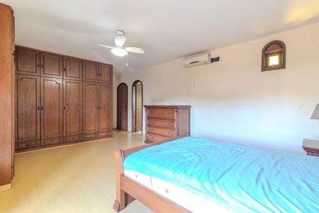 Casa para alugar com 350m², 4 quartos e 3 vagas Casa para alugar com 350m², 4 quartos e 3 vagasQuarto 4