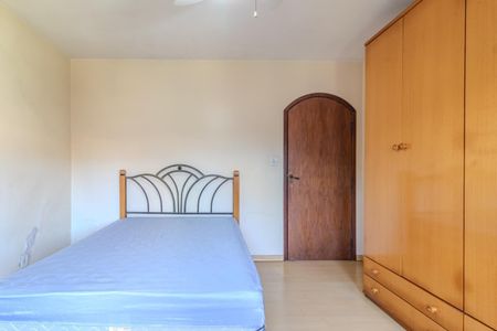 Casa para alugar com 350m², 4 quartos e 3 vagas Casa para alugar com 350m², 4 quartos e 3 vagasQuarto 2