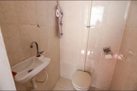 Casa à venda com 90m², 4 quartos e 4 vagas Casa à venda com 90m², 4 quartos e 4 vagasBanheiro 2