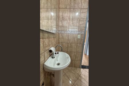 Casa à venda com 178m², 3 quartos e 2 vagas Casa à venda com 178m², 3 quartos e 2 vagasBanheiro