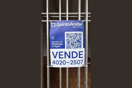 Casa à venda com 178m², 3 quartos e 2 vagas Casa à venda com 178m², 3 quartos e 2 vagasPlaca