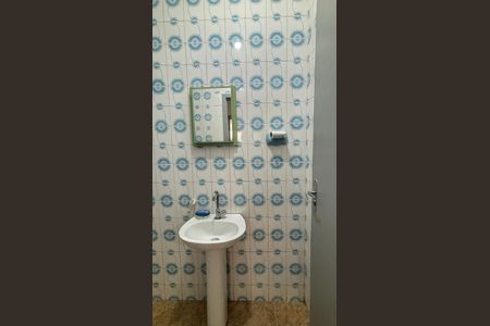 Casa à venda com 178m², 3 quartos e 2 vagas Casa à venda com 178m², 3 quartos e 2 vagasBanheiro