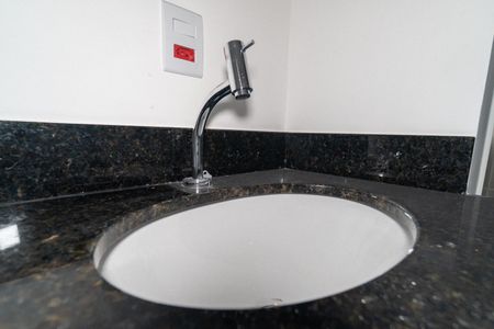 Apartamento à venda com 34m², 2 quartos e sem vaga Apartamento à venda com 34m², 2 quartos e sem vagaBanheiro Social